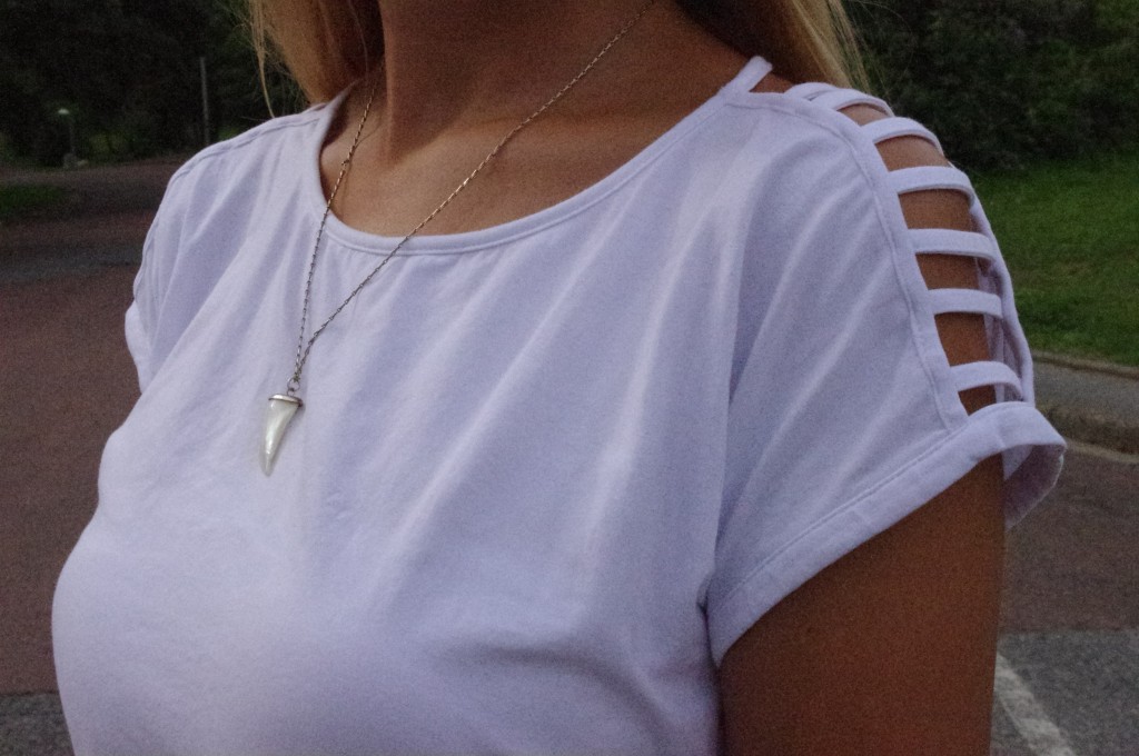 collier dent de requin