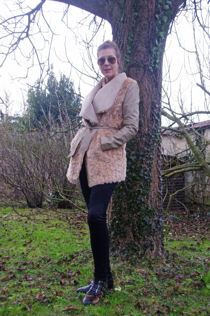 manteau bimatière, fourrure beige, fausse fourrure, col roulé camel, derhy, tommy hilfiger, slim en cuir, slim simili cuir, boots suzanna, boots office, look du jour, ootd, style d'un jour