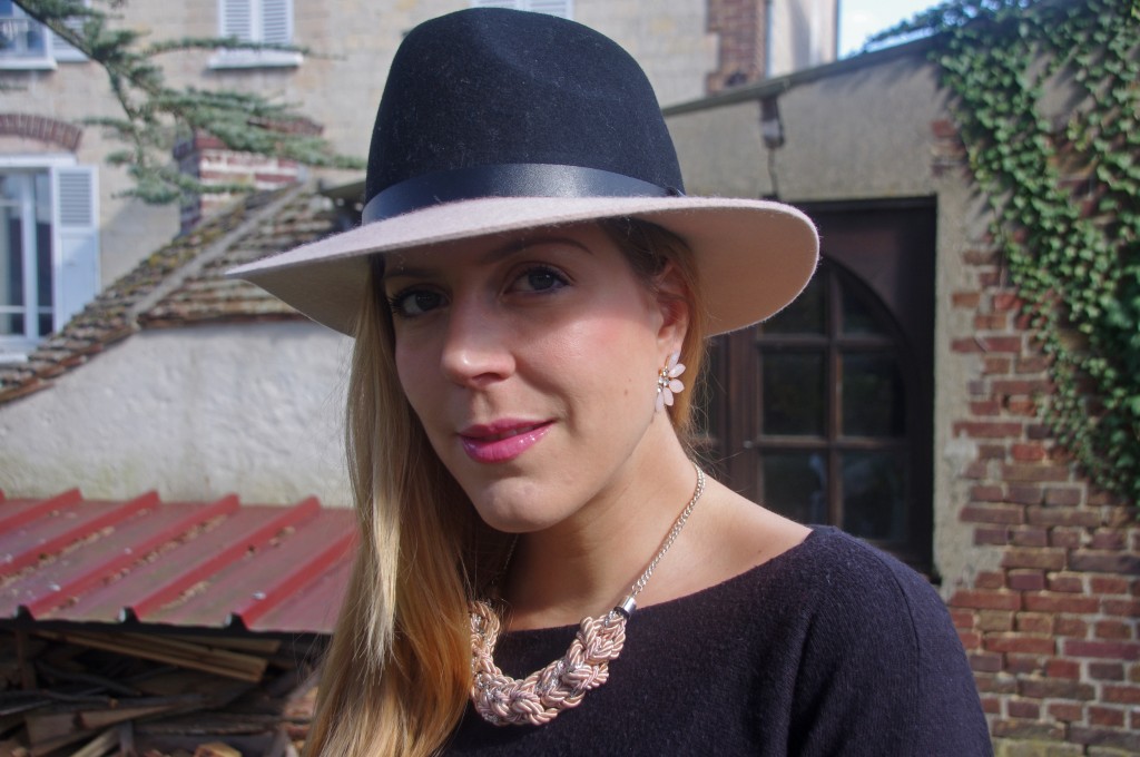 H&M, derhy, Camaieu, 3 suisses, Gemo, look du jour, ootd, chapeau, chapeau bicolore, chapeau laine, stetson, fedora, jupe en dentelle, jupe brodée, look casual chic, look sexy, blogueuse mode, blog mode, look, ootd, ootn