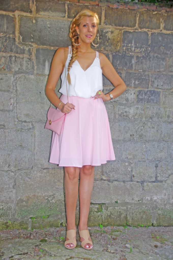 Newlook, zazfull, claire's, ebay, gémo, look, ootd, tenue du jour, ootn, look rose, sandales nude, jupe patineuse, dos nageur, tresse