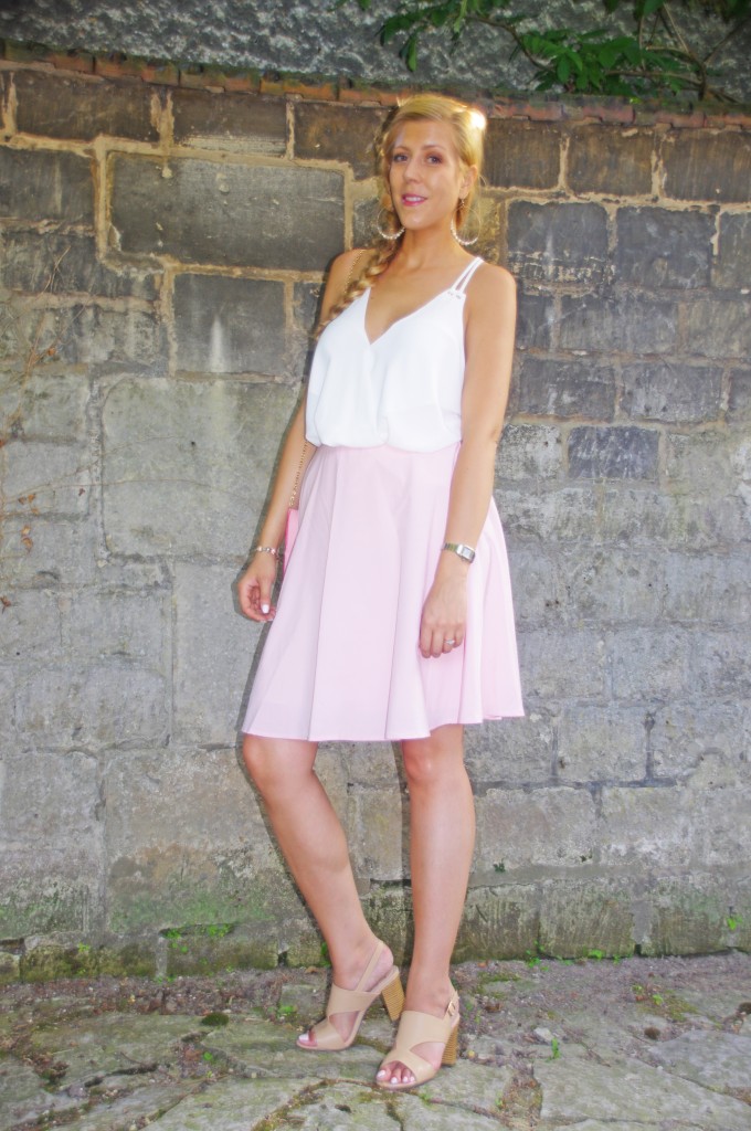 Newlook, zazfull, claire's, ebay, gémo, look, ootd, tenue du jour, ootn, look rose, sandales nude, jupe patineuse, dos nageur, tresse