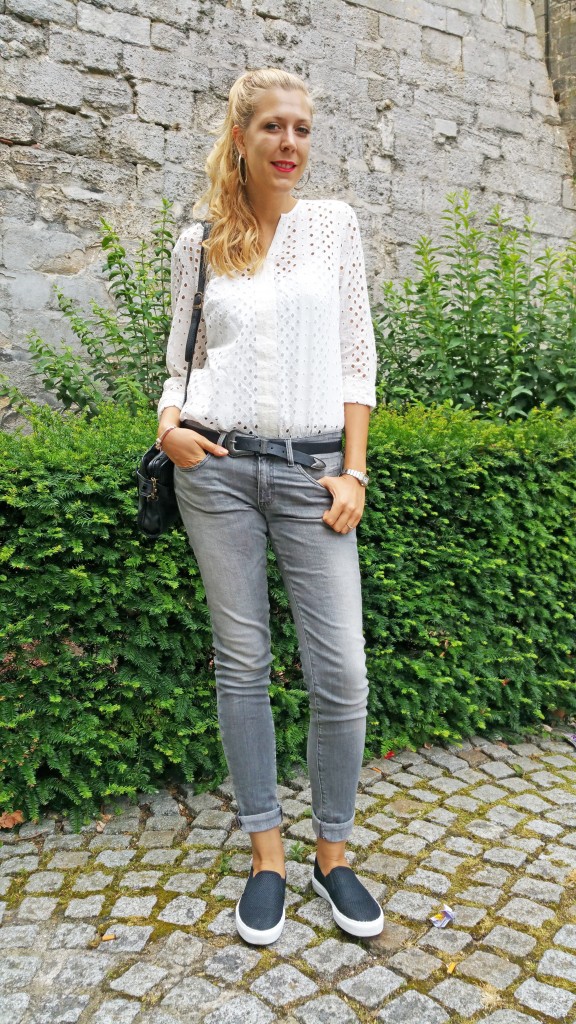 broderie anglaise, chemisier, jean gris, ralph lauren, balsamik, slipon, victoria shoes, look casual, look comfy, look détente, tenue du dimanche, ootd, look du jour, tenue du jour