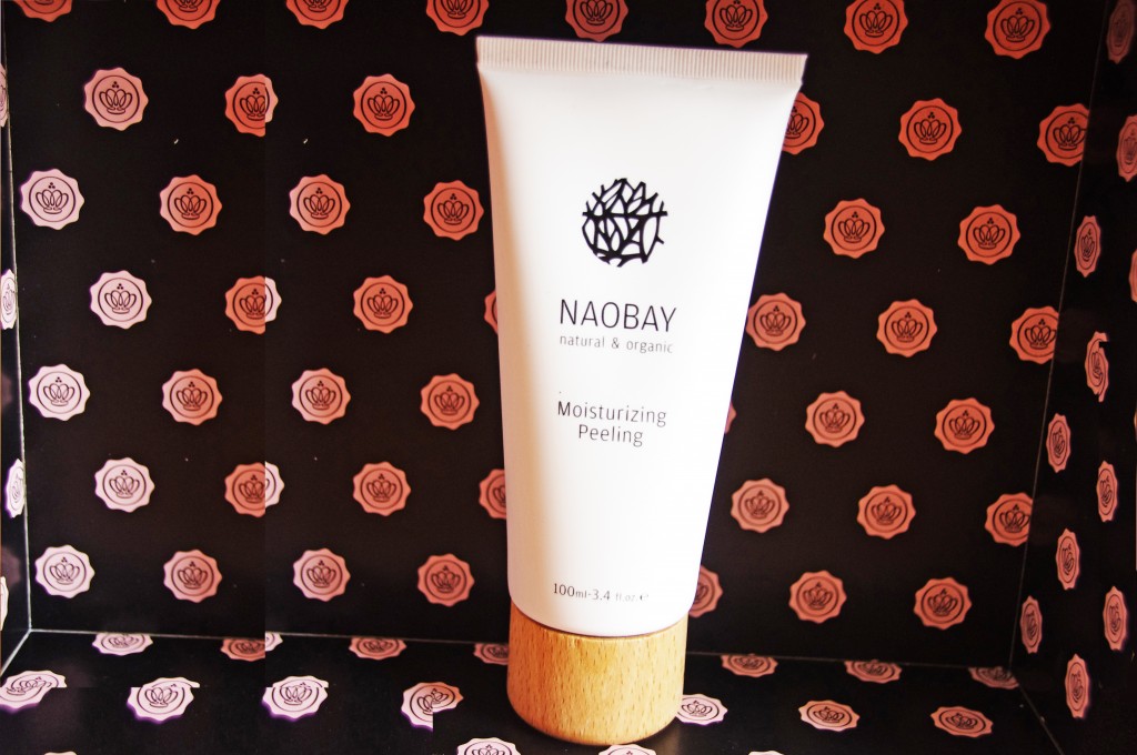 Glossybox, aout 2015, revue, test, avis, review, vernis color club, sundari, doux me, eau florale de néroli, Angèle, lait après soleil, naobay, peeling, box beauté, abonnement box, test produits beauté