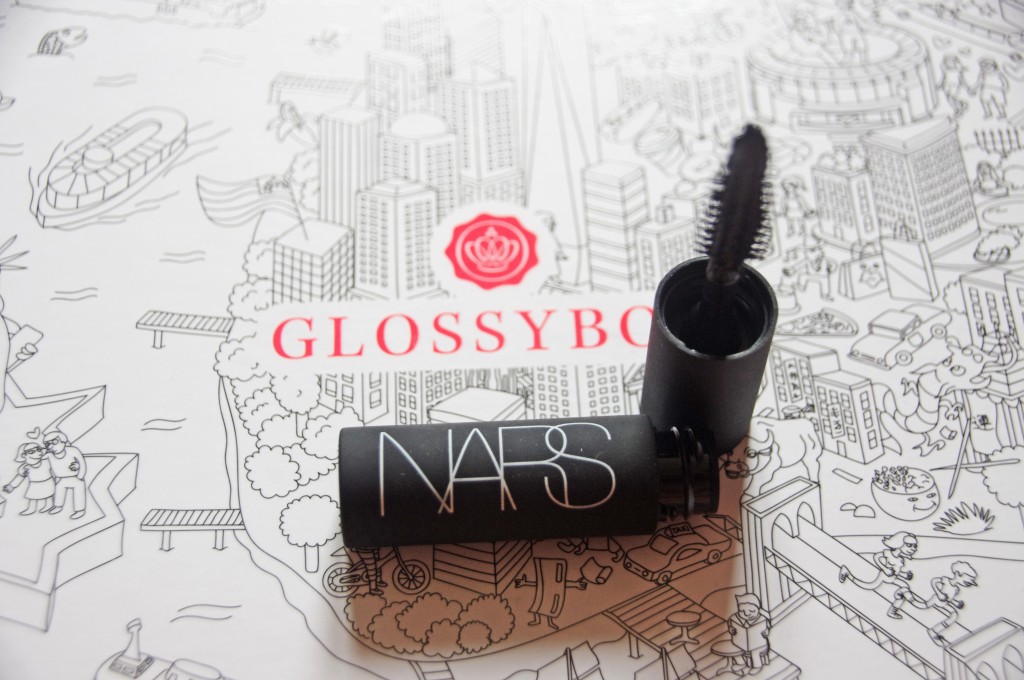 Avis Glossybox, Glossybox, Rock the city, Glossybox septembre 2015, box beauté, coffret beauté, box, Crème hydratante de l' Académie Scientifique de Beauté, Huile hydratante visage Fiji Monu, IMGP4129Mister Radiant Givenchy, Élastiques à cheveux invisible Invisibobble, Pinceau Emite Make-up, IMGP4123Audacious mascara Nars Cosmetics, avis, test, blog beauté, youtubeuse