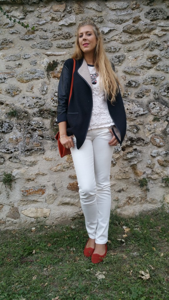 look, ootd, streetstyle, casual, chic, jean blanc, top dentelle, dentelle et cuir, orange, sleepers, gilet bimatière, derhy, sfera, parfois, blogueuse mode, blog mode, look blog