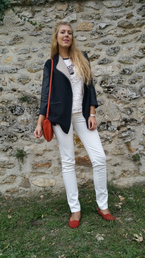 look, ootd, streetstyle, casual, chic, jean blanc, top dentelle, dentelle et cuir, orange, sleepers, gilet bimatière, derhy, sfera, parfois, blogueuse mode, blog mode, look blog