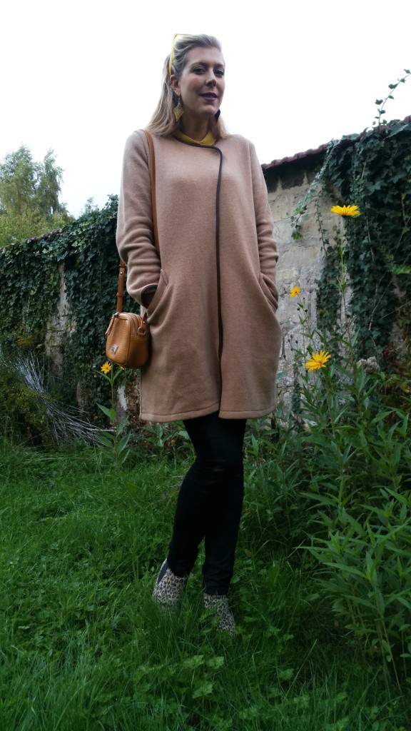 La fée maraboutée, concours, top moutarde, jaune d'hiver, jean slim enduit, freeman porter, gilet laine, manteau camel laine, boots léopard, la halle aux chaussures, avis, test, haul, blog mode, look du jour, tenue du jour, ootd, look boulot, look hiver, tendance hiver 2015