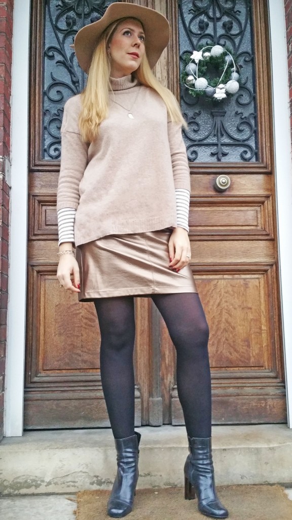 asos, balsamik, soeur, flamenzo, jupe en cuir, pull doudou, pull confort, marinière dorée, jupe en cuir bronze, jupe en cuir mordoré, bottines originales, look femme, tenue du jour, look du jour, ootd, ootn, look sortie entre filles, look soirée fille, blog mode, blogueuse mode, missglamazone