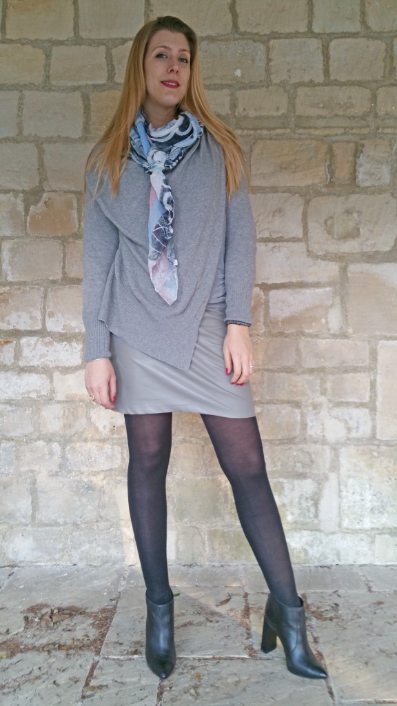 european culture, babou, bonprix, new look, newlook, ootd, ootn, look, tenue du jour, tenue casual chic, pull original, pull laine graphique, jupe simili cuir, jupe cuir gris, jupe cuir gris clair, foulard pas cher, foulard pastel, blog mode, blogueuse mode.