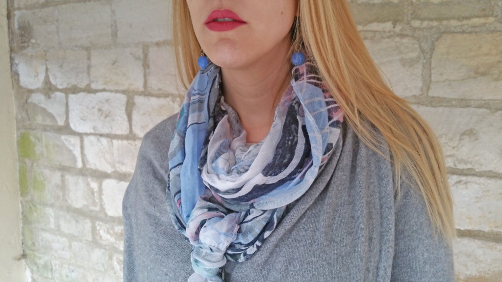 european culture, babou, bonprix, new look, newlook, ootd, ootn, look, tenue du jour, tenue casual chic, pull original, pull laine graphique, jupe simili cuir, jupe cuir gris, jupe cuir gris clair, foulard pas cher, foulard pastel, blog mode, blogueuse mode.