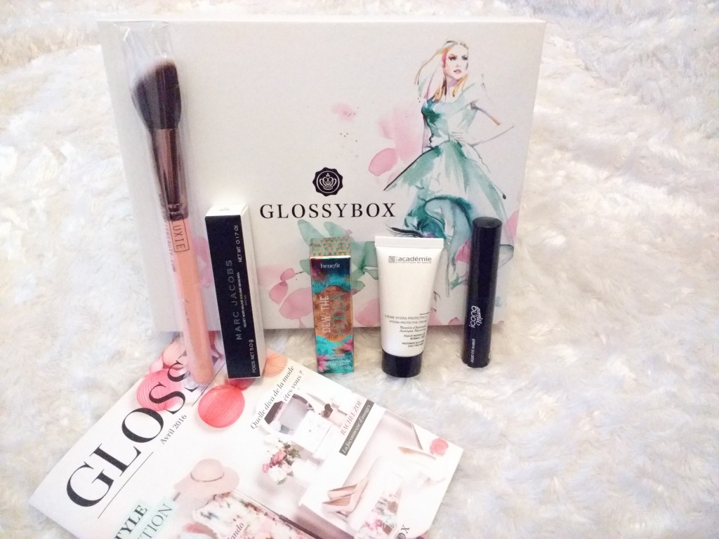 glossybox style édition, glossybox avril 2016, crème hydra-protective, Académie scientifique de beauté, Eye Liner, Icona Milano, Mascara Velvet Noir Major Volume de Marc Jacobs, Dew the Hoola Benefit, Pinceau rose gold  Luxie, Rachel Zoé, haul revue, review, avis, test, tutoriel, make up, blog beauté, blogueuse beauté, youtubeuse 