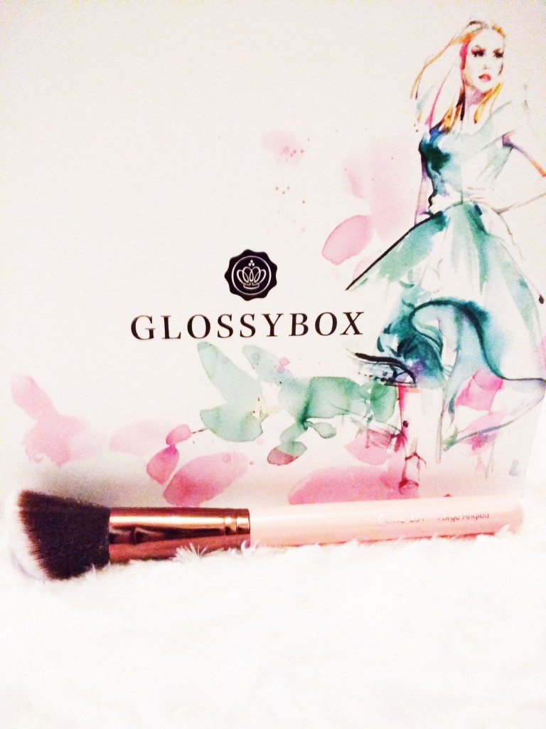 glossybox style édition, glossybox avril 2016, crème hydra-protective, Académie scientifique de beauté, Eye Liner, Icona Milano, Mascara Velvet Noir Major Volume de Marc Jacobs, Dew the Hoola Benefit, Pinceau rose gold  Luxie, Rachel Zoé, haul revue, review, avis, test, tutoriel, make up, blog beauté, blogueuse beauté, youtubeuse 