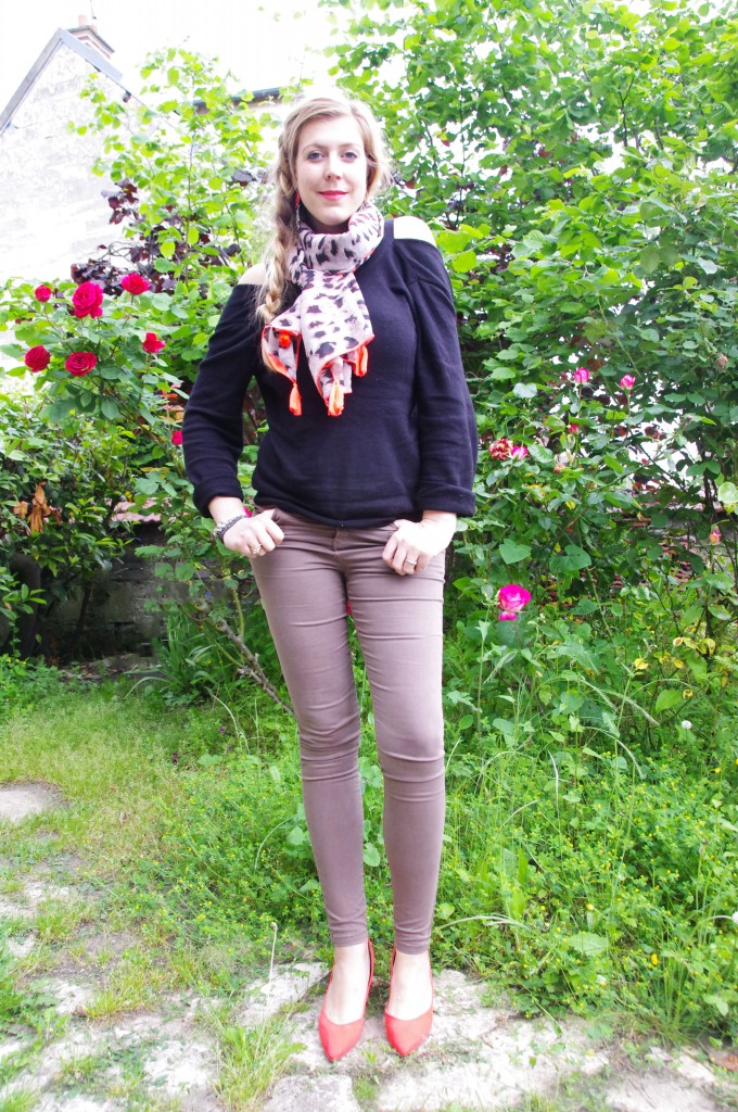 shopping, look pluie, look mi saison, ootd, tenue du jour, inspiration look, tendance 2016, monshowroom, derhy, foulard léopard, néon, jean kaki, promod, pull dos nu, escarpins orange, primark, séville, souvenir, shopping vacances, haul, revue, review, avis, blog mode, blogueuse mode, bloggueuse mode