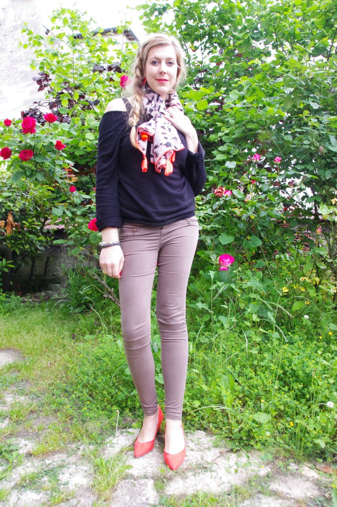 shopping, look pluie, look mi saison, ootd, tenue du jour, inspiration look, tendance 2016, monshowroom, derhy, foulard léopard, néon, jean kaki, promod, pull dos nu, escarpins orange, primark, séville, souvenir, shopping vacances, haul, revue, review, avis, blog mode, blogueuse mode, bloggueuse mode