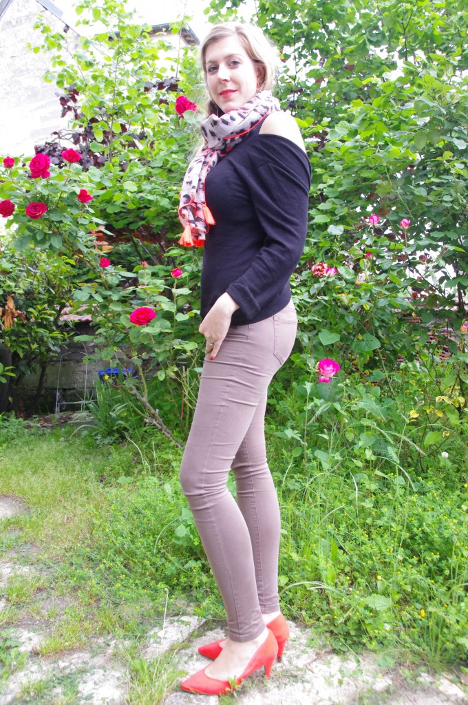 shopping, look pluie, look mi saison, ootd, tenue du jour, inspiration look, tendance 2016, monshowroom, derhy, foulard léopard, néon, jean kaki, promod, pull dos nu, escarpins orange, primark, séville, souvenir, shopping vacances, haul, revue, review, avis, blog mode, blogueuse mode, bloggueuse mode