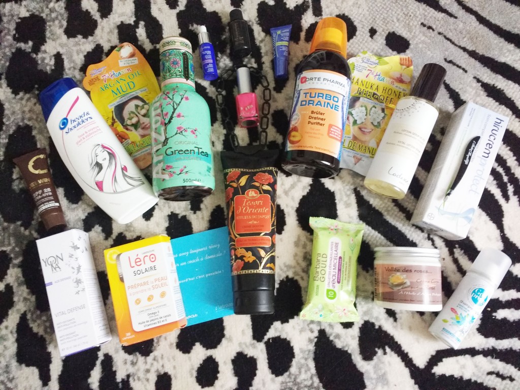 be trousse, betrousse, box beauté, cadeau beauté, cosmetiques pas cher, produits de beauté pas cher, avis, test, unboxing, haul, review, revue, shampoing sec de voyage, go pretty, gel douche, tesori d'oriente, head & shoulders, shampoing, coaching coach club, sport en ligne, arizona, green tea honey,  vernis à ongles l'onglerie, serum cheveux, kardashian beauty, rexaline, l'atelier du maquillage,  masque miel de manuka, masque huile d'argan, crème jambes lourdes, hirucrem protect, masques de chez Montagne Jeunesse, serum lodess, compléments solaire de chez Lero,  Turbo draine de chez Forté Pharma, solution buvable minceur, booster régime, soin de jour Vital défense de chez Yonka,crème solaire de chez Jeewin, crème pour le corps de chez La Vallée des Roses, blog beauté, blogueuse beauté, youtubeuse 