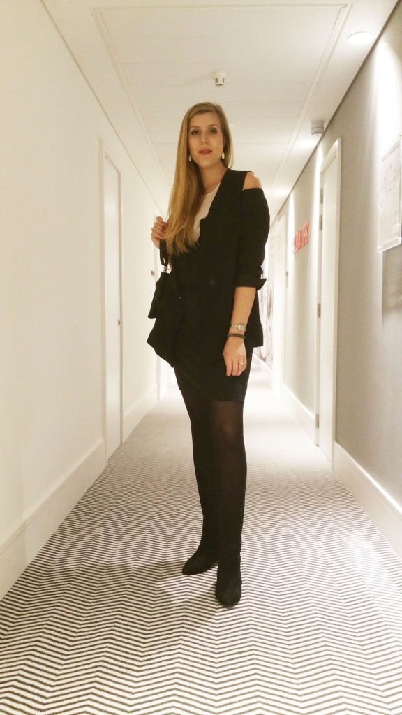 tenue du jour, ootd, look du jour, look soir, tenue de soirée, look cocktail, idée tenue mariage, zara, cut out shoulders, épaules nues, robe en soie, robe coeur, bel air, etam, boots compensée, blog mode, blogueuse mode