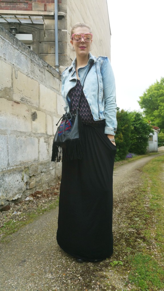 look, ootd, tenue du jour, jupe longue, top ethnique, top imprimé, primark, primark paris, perfecto en jean, veste biker jean, sac bourse à franges, mim, lunettes de soleil verres miroir, firmoo, test, avis, revue, lookbook, haul, blog mode, blogueuse mode