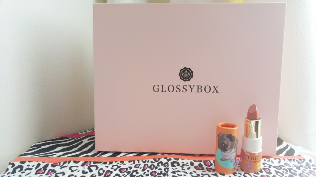 glossybox, gimme brow, benefit,  lip parfait, triple cosmetics, huile merveilleuse, lilas blanc, shampoing catharsis, minus 417, shampoing israélien, signal white now chic, dentifrice blanchisseur, test, avis, revue, haul, unboxing, blog beauté, blogueuse beauté, box beauté, box femme, abonnement box