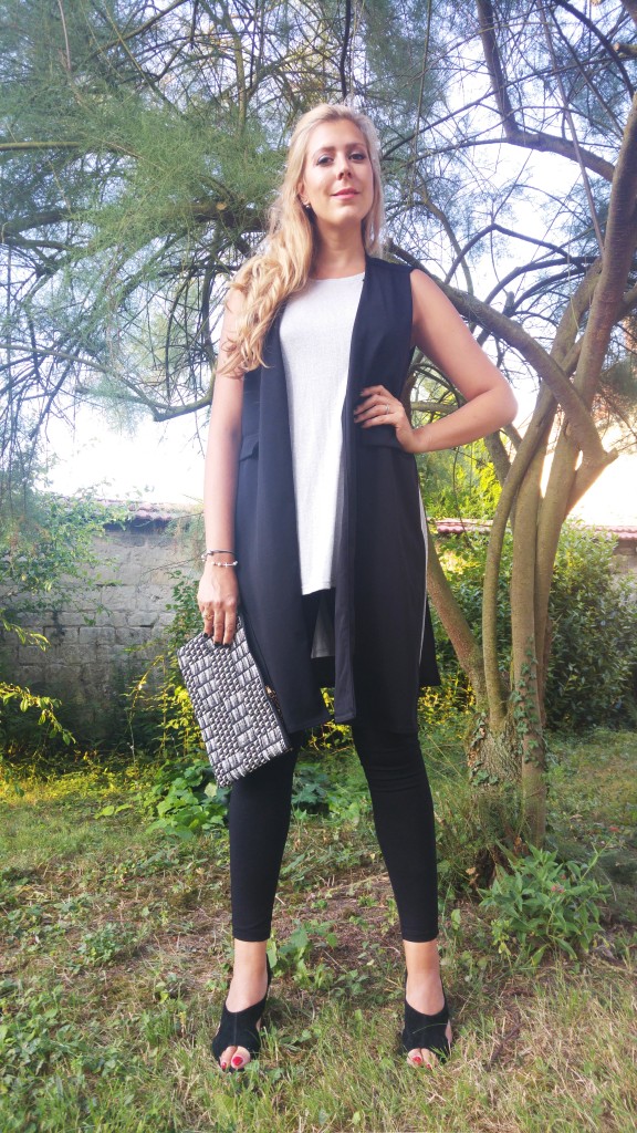 look, ootd, tenue du jour, tenue tendance, veste sans manches, tunique cloutée, legging zippé, jegging pas cher, escarpins cut out, babou, maltes, mango, wavy hair, curly hair, blogueuse mode, blog mode, look rock, look folk