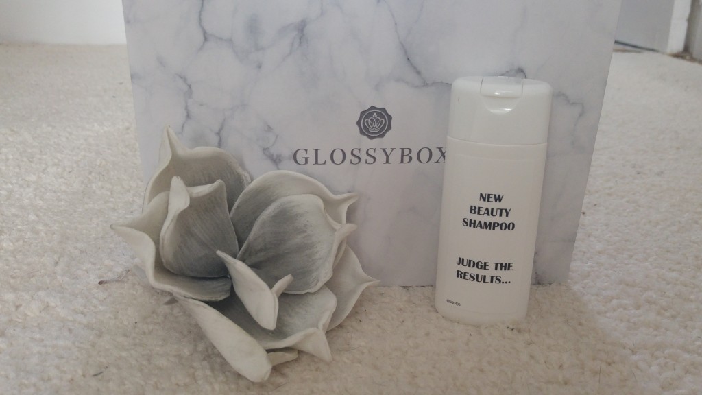 glossybox, marble, marbre, better than sex, too faced, mascara waterproof, brosse nettoyage pinceaux, avis, test, revue, review, blush stick, blush crème, box beauté, unboxing, blog beauté, blogueuse beauté