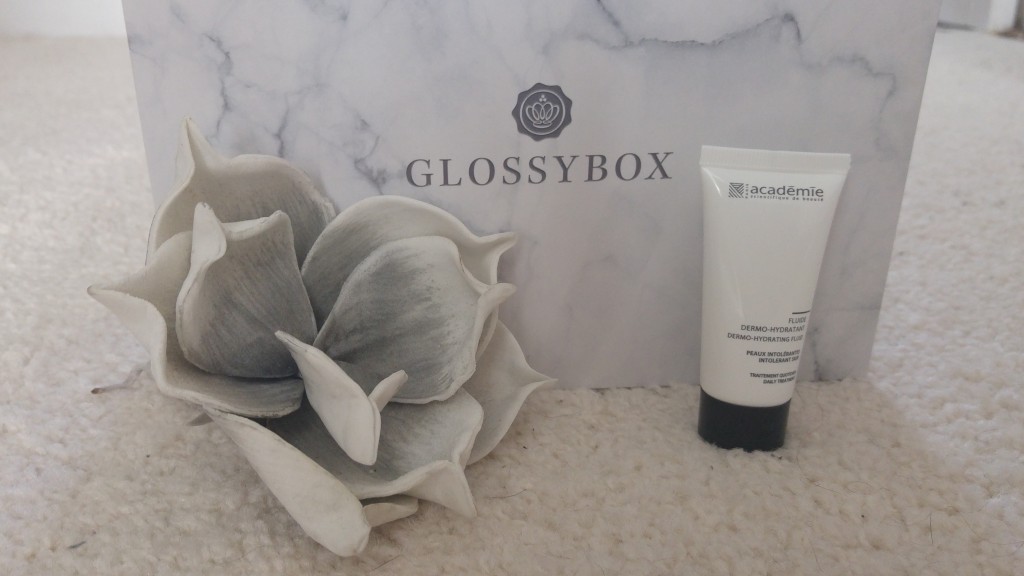 glossybox, marble, marbre, better than sex, too faced, mascara waterproof, brosse nettoyage pinceaux, avis, test, revue, review, blush stick, blush crème, box beauté, unboxing, blog beauté, blogueuse beauté