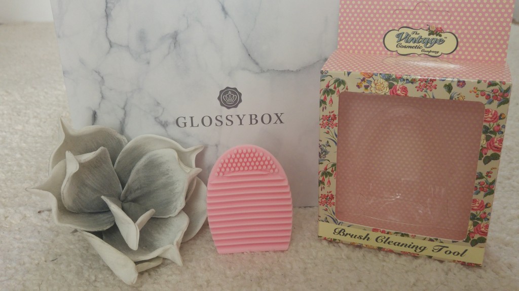 glossybox, marble, marbre, better than sex, too faced, mascara waterproof, brosse nettoyage pinceaux, avis, test, revue, review, blush stick, blush crème, box beauté, unboxing, blog beauté, blogueuse beauté