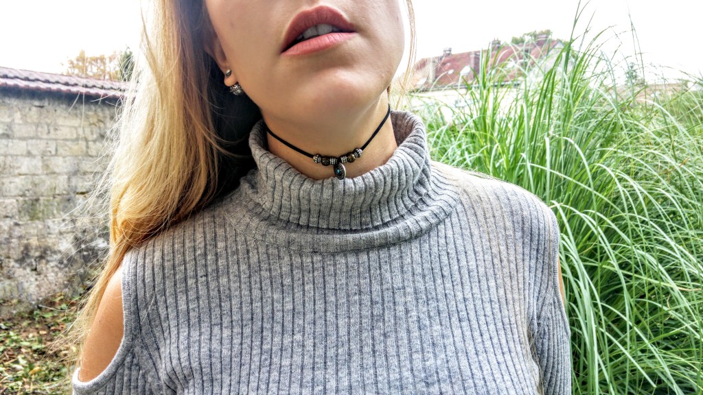 sleek, matte me, birthday suite, liquid mate, encre à lèvres, shoker, choker, ras du cou, claire's, h&m, boucles d'oreilles dior, bijoux ethniques, cuissardes suédine, cuissardes grise, cuissardes pas cher, look cuissardes, jupe en jean noir, jupe rétro, jupe seventies, new yorker, pull épaules nues, épaules dénudées pull, primark, paris primark, perfecto clouté, cuir clouté, american retro, schott, look ninetees, look rétro, look old school, ootd, ootn, tenue du jour, blog mode, blogueuse mode