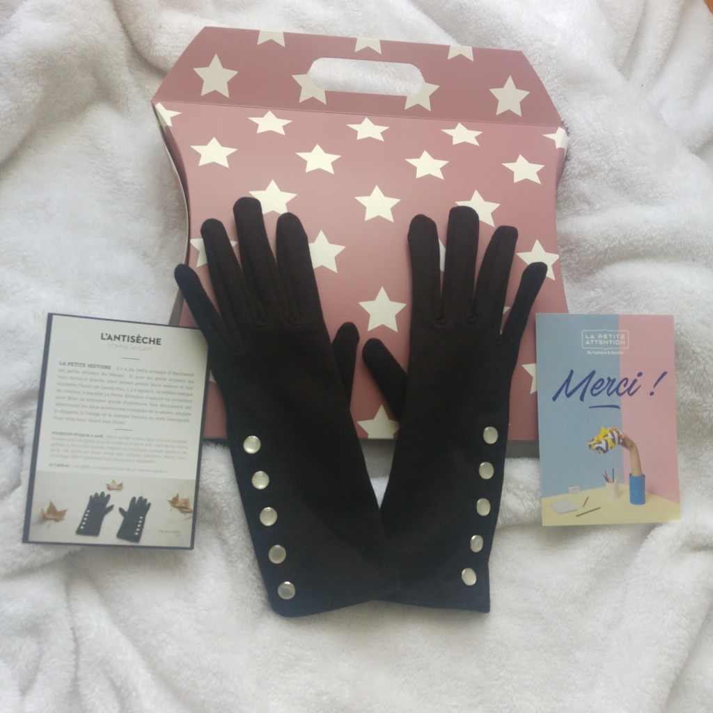 la petite attention, cadeau, abonnement, box cadeau, pochette surprise, cadeau adulte, idée cadeau, cadeau noel 2016, box femme, box homme, cadeau pas cher, cadeau design, cadeau tendance, blog mode, blogueuse mode, blog beaute, blogueuse beauté, blog design, agnes b, gant retro, gants pinup