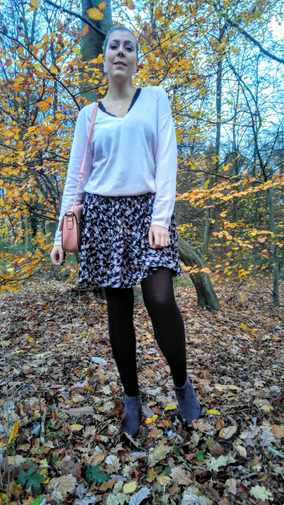 La redoute, c&a, primark, babou, pull cachemire, pull lose, pull rose, jupe liberty, bottines bimatieres, bottines grises, look girly, look preppy, foret, blog mode, blogueuse mode