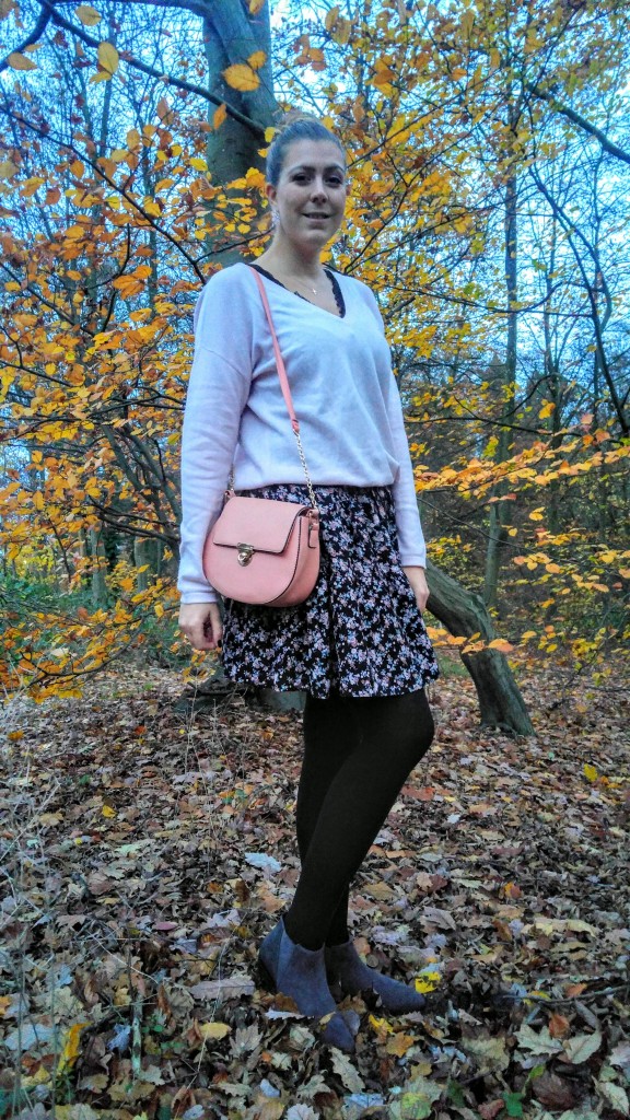 La redoute, c&a, primark, babou, pull cachemire, pull lose, pull rose, jupe liberty, bottines bimatieres, bottines grises, look girly, look preppy, foret, blog mode, blogueuse mode