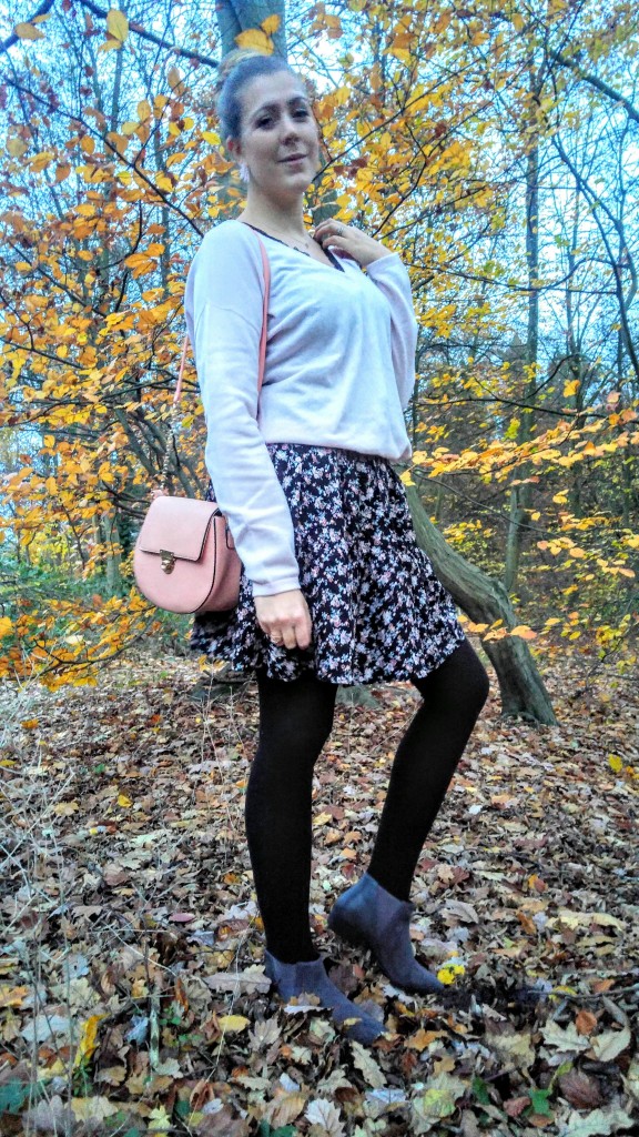 La redoute, c&a, primark, babou, pull cachemire, pull lose, pull rose, jupe liberty, bottines bimatieres, bottines grises, look girly, look preppy, foret, blog mode, blogueuse mode