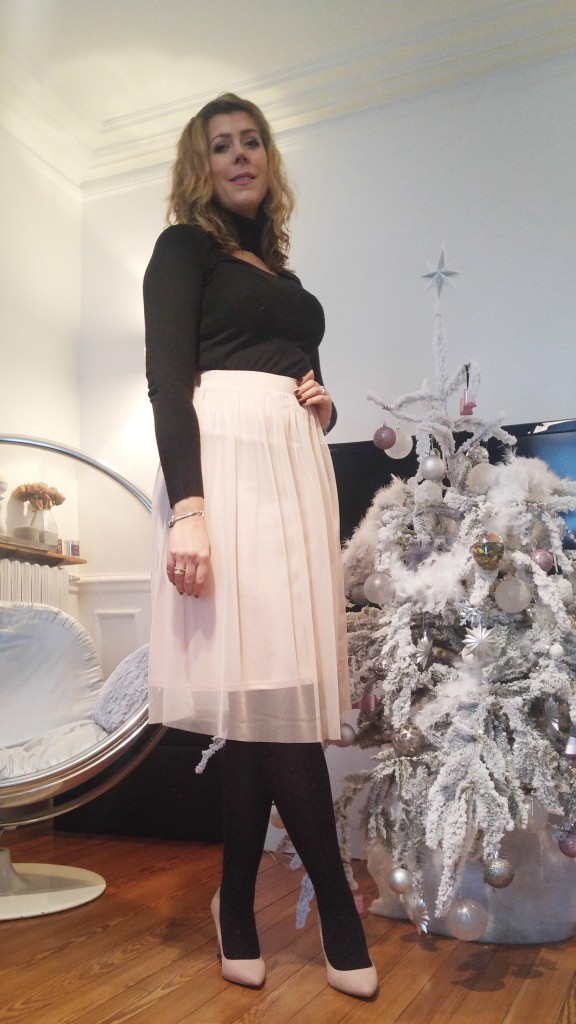 jupe tulle femme, jupon rose tendre, rose poudré, pull goutte, pull décolleté, babou, primark, h&m, look noel, look fête, look reveillon, look nouvel an, blog mode, blogueuse mode