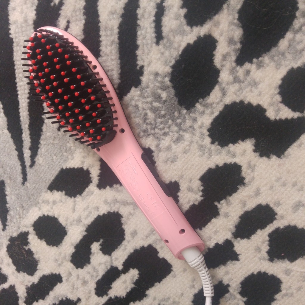 brosse lissante, brosse brushing, brosse disciplinante, dupe dafni, dafni pas cher, test dafni, avis, revue, haul, review, imitation dafni, brosse chauffante, borsse lissante petit prix, blog beauté, blogueuse beauté, kealive, amazon