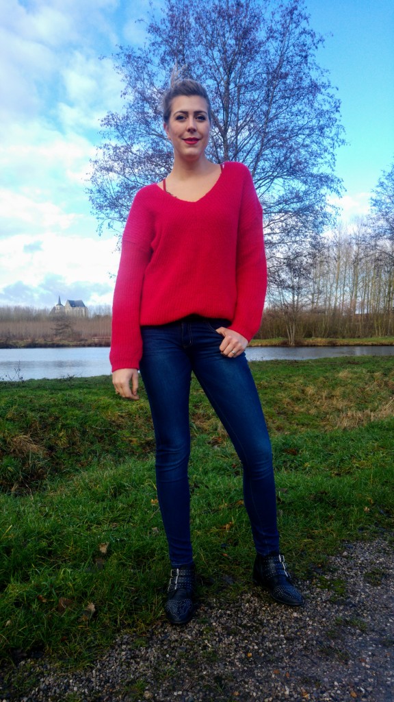 Office, promod, babou, jennyfer, pull col v large, pull lose, pull framboise, pull fuschia, pull laine mohair, jean pas cher, top dentelle, boots cloutée, ootd, ootn, look du jour, tenue du jour, lookbok, revue, review, haul, blog mode, blogueuse mode