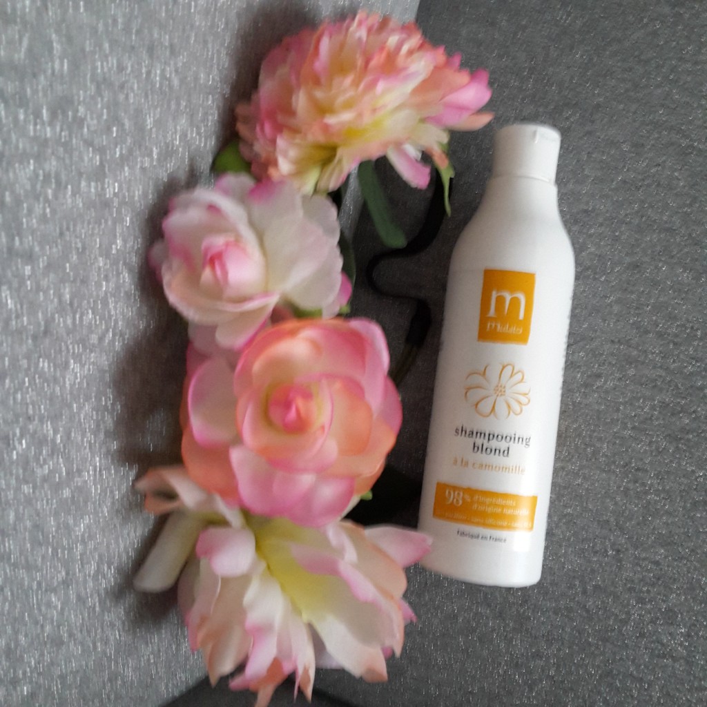 routine capillaire, cheveux blonds, no poo, low poo, cheveux bouclés, cheveux ondulés, wavy, poppling, gk hair serum, baume cire de magnolia klorane, shampoing camomille mulato, routine cheveux blonds, blog beauté, blogueuse beauté