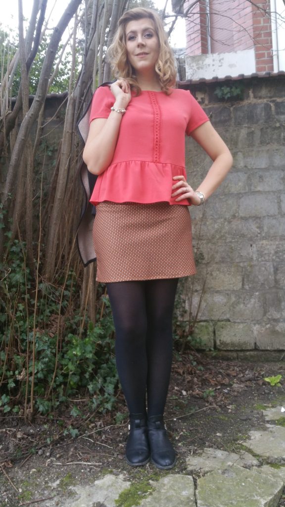 look, ootd, tenue du jour, ootn, look tendance, look sixties, look 60's, look seventies, top basques, corail, derhy, jupe retro, lefties, boots cut out, babou, gilet bimatière, gilet cuir, blog mode, blogueuse mode