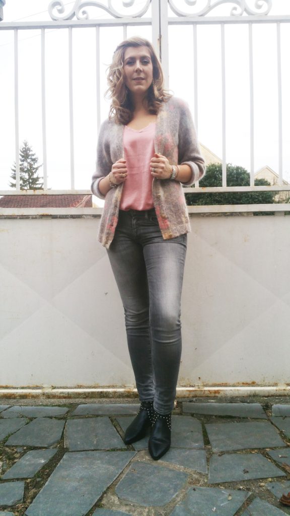 look, ootd, ootn, tenue du jour, blog mode, blogueuse mode, vintage, gilet fleuri, top lingerie, top dentelle, promod, jean gris, denim & supply, ralph lauren, boots cloutées, chelsea boots, mango,