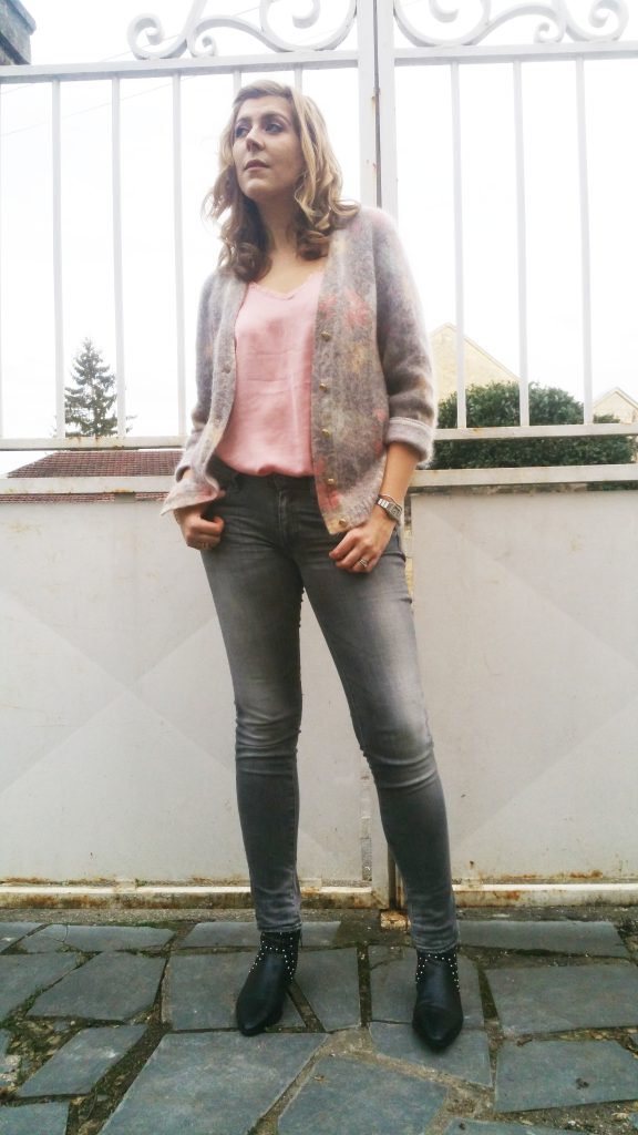 look, ootd, ootn, tenue du jour, blog mode, blogueuse mode, vintage, gilet fleuri, top lingerie, top dentelle, promod, jean gris, denim & supply, ralph lauren, boots cloutées, chelsea boots, mango,