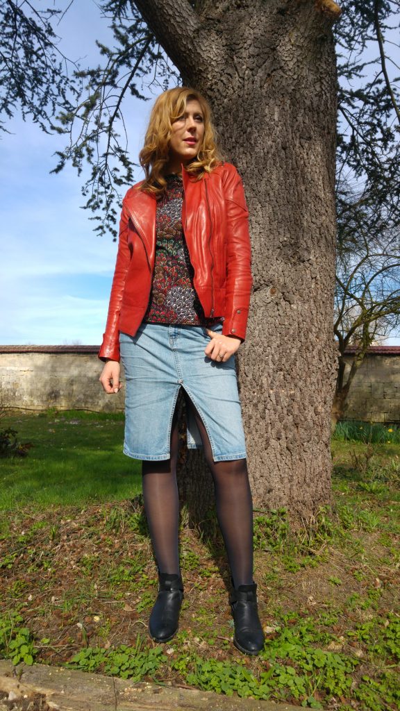 look femme, ootd, ootn, top peplum, cuir bordeaux, perfecto rouge, american retro, levi's, vintage, jupe fendue devant, boots cut out, babou, wax, look tendance, look printemps, blog mode, blogueuse mode