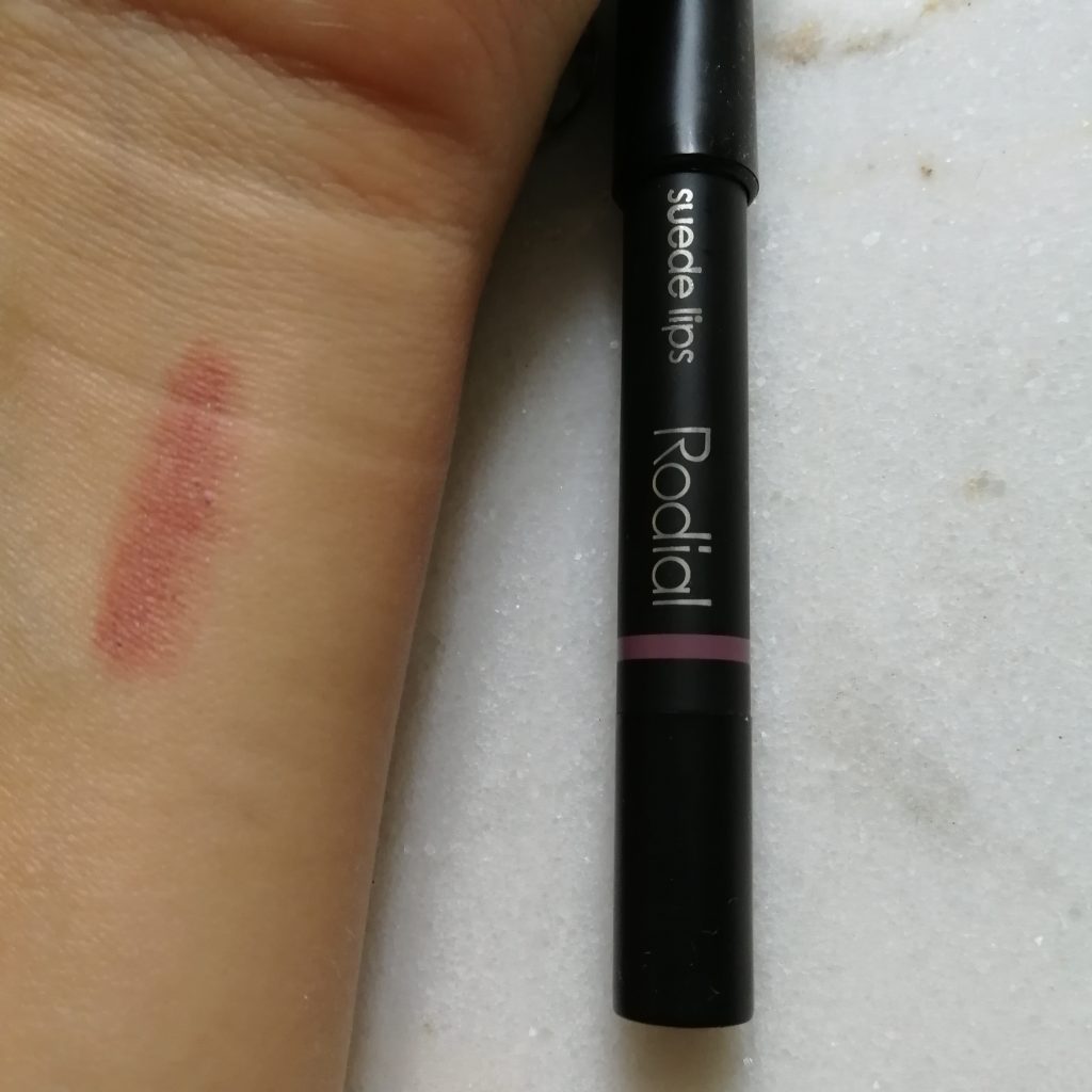 Glossybox, arty, unboxing, revue, haul, test, avis, Eye liner Fierce Flicks CIATÉ LONDON, JUMBO Suede Lips RODIAL , SILIGEL BLENDER STY LONDON, swatch, Dentifrice Blackwood SPLAT, shampoing PUREOLOGY, 