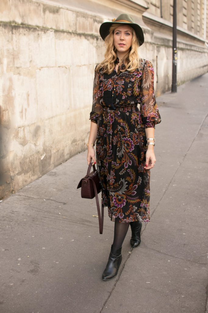 look, ootd, ootn, look boheme, look boho, tendance femme, look robe fleuri, robe boheme, robe fluide, derhy, fedora, customisation chapeau, diy chapeau, sac croco bordeaux, kiabi, perfecto kaki, cuir, vintage, blogueuse mode, blog mode paris, inspiration look femme