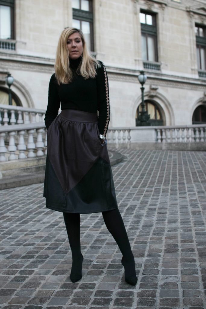 col roulé noir, look soirée, look de sortie, look élégant, opera garnier, ootd, ootn, tenue du jour, tenue du soir, look tendance, jupe midi, jupe mi longue,  jupe rétro, jupe vintage, jupe cuir, derhy, pul col roulé détail, pull col roulé original, escarpins daim, look femme, zara, opéra paris, blog mode, blogueuse mode, chic à petit prix, look évènement