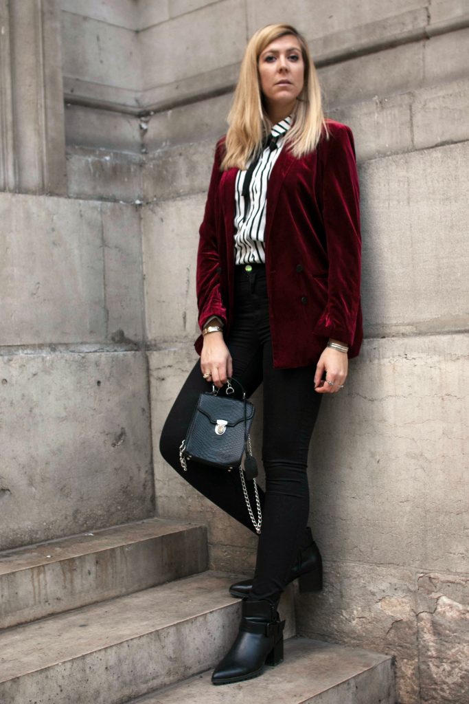 look, ootd, ootn, blog mode, blogueuse mode, blazr velours, veste velours, slim taille haute, chemise lavallière, chemise noeud, sac rock, petit sac serpent, sac bandoulière, look rock, look boho, look working girl, look travail, look rouge et noir, style d'un jour, inspiration look femme