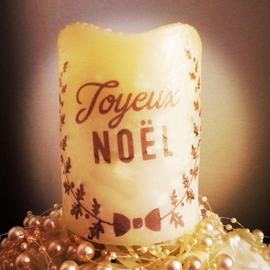 DIY bougie, tuto diy cadeau, cadeau de noel maison, cadeau de noel diy, cadeau maison, cadeau diy, bougie personnalisée, bougies customisées, personnalisation bougie, creer des bougies, cadeau pas cher, idées cadeau pas cher, faire ses cadeaux, blog diy, blogueuse diy