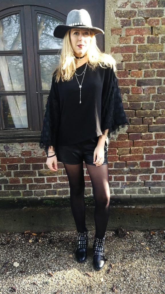 look, ootd, tenue du jour, blog mode, fedora, top soirée, short en cuir, choker, boots balmain, boots givenchy, blog mode