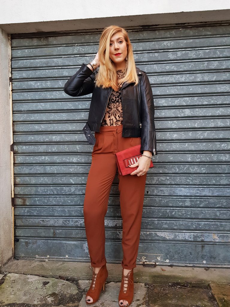 perfecto, look, ootd, ootn, look du jour, style d'un jour, tenue du jour, idée look femme, lookbook, rouille, peep toes, camel, top dentelle, look glam chic, look rock chic, tenue de soirée, blog mode, blogueuse mode