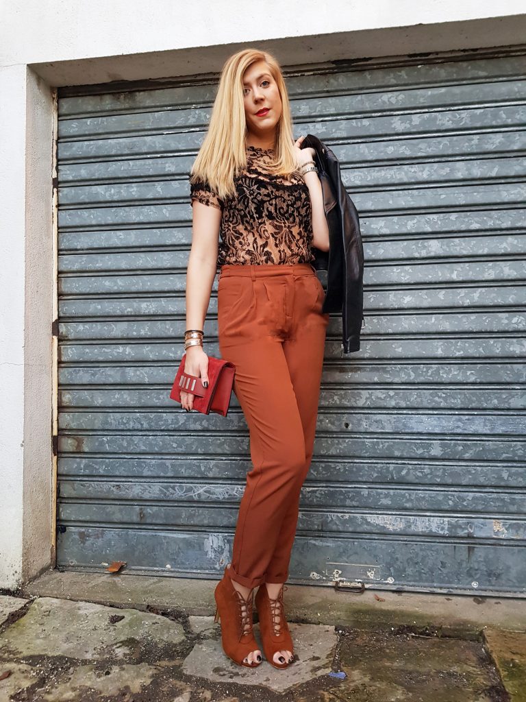 perfecto, look, ootd, ootn, look du jour, style d'un jour, tenue du jour, idée look femme, lookbook, rouille, peep toes, camel, top dentelle, look glam chic, look rock chic, tenue de soirée, blog mode, blogueuse mode