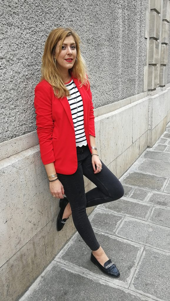 look, ootd, tenue du jour, outfit, marinière, blazer rouge, veste rouge, look preppy, look marinière, mocassins chaines, look working girl, rouge et noir, blog mode, blogueuse mode