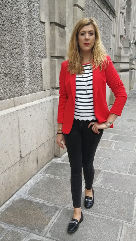 look, ootd, tenue du jour, outfit, marinière, blazer rouge, veste rouge, look preppy, look marinière, mocassins chaines, look working girl, rouge et noir, blog mode, blogueuse mode